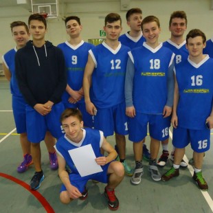 III miejsce koszykarzy w rozgrywkach powiatowych
