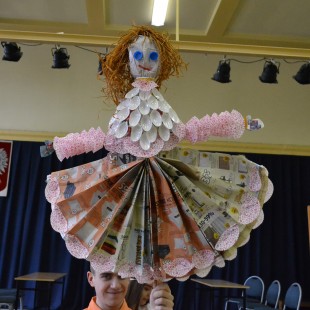 Nie przeszkadza tytuł, wiek i płeć, by zielono wiosną w głowie mieć.