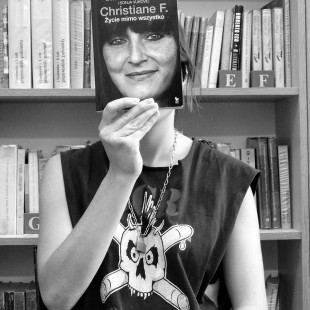 Slavebookowa sesja zdjęciowa