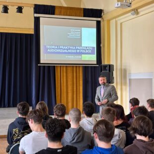 „Hamlet” czy „Książę Duński” – czyli rzecz o przekładach w filmach